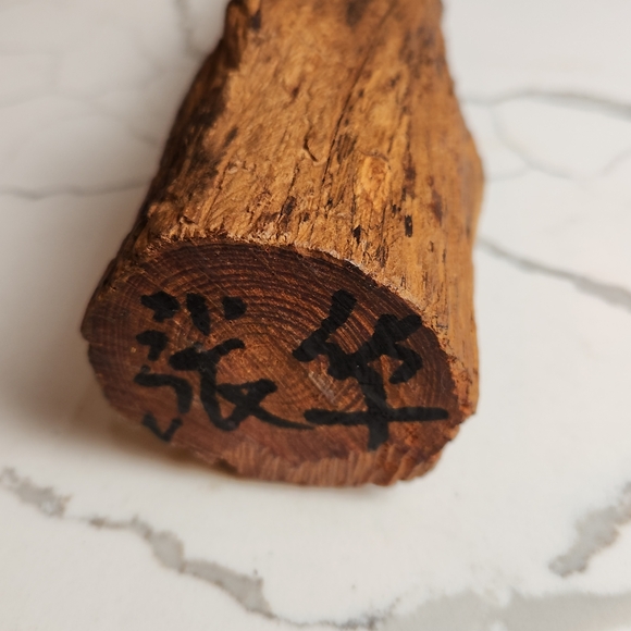 HAND CARVED WOODEN SCULPTURE OF A WOMAN SIGNED - Picture 9 of 9